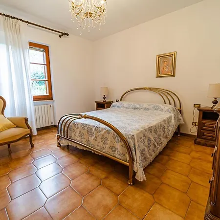 Villino La Tezzia شقة